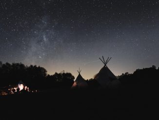 Camping och stjärnskådning illustration
